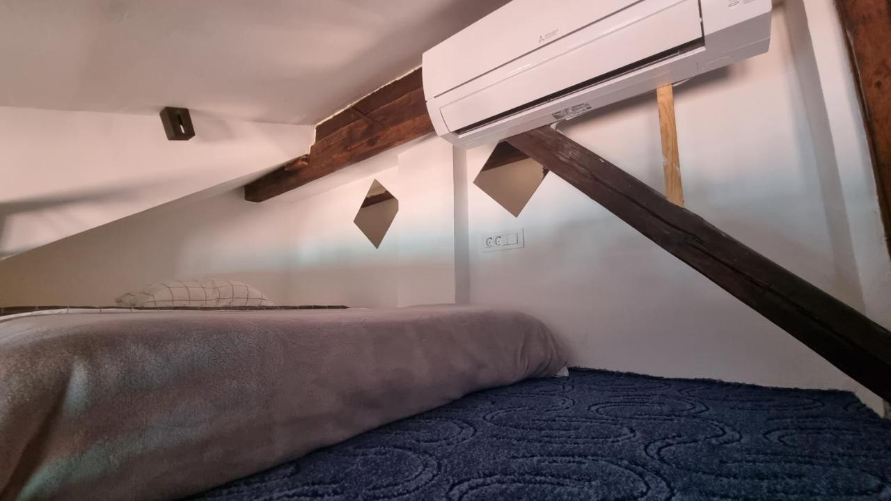 Steep-Climb Attic Studio W Floor Heating, Two Beds & 55" Tv Daire Zagreb Dış mekan fotoğraf