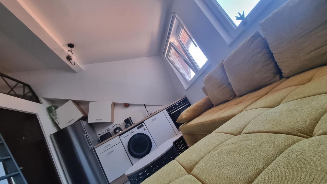 Steep-Climb Attic Studio W Floor Heating, Two Beds & 55" Tv Daire Zagreb Dış mekan fotoğraf